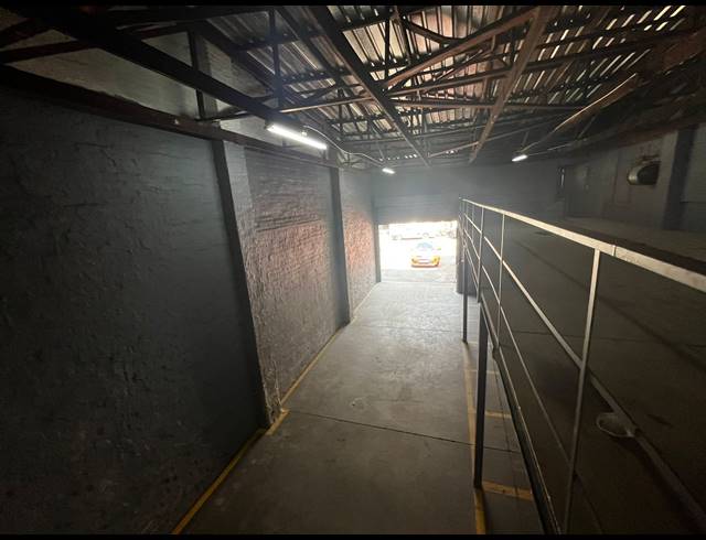 250M² FACTORY TO LET IN MOREHILL